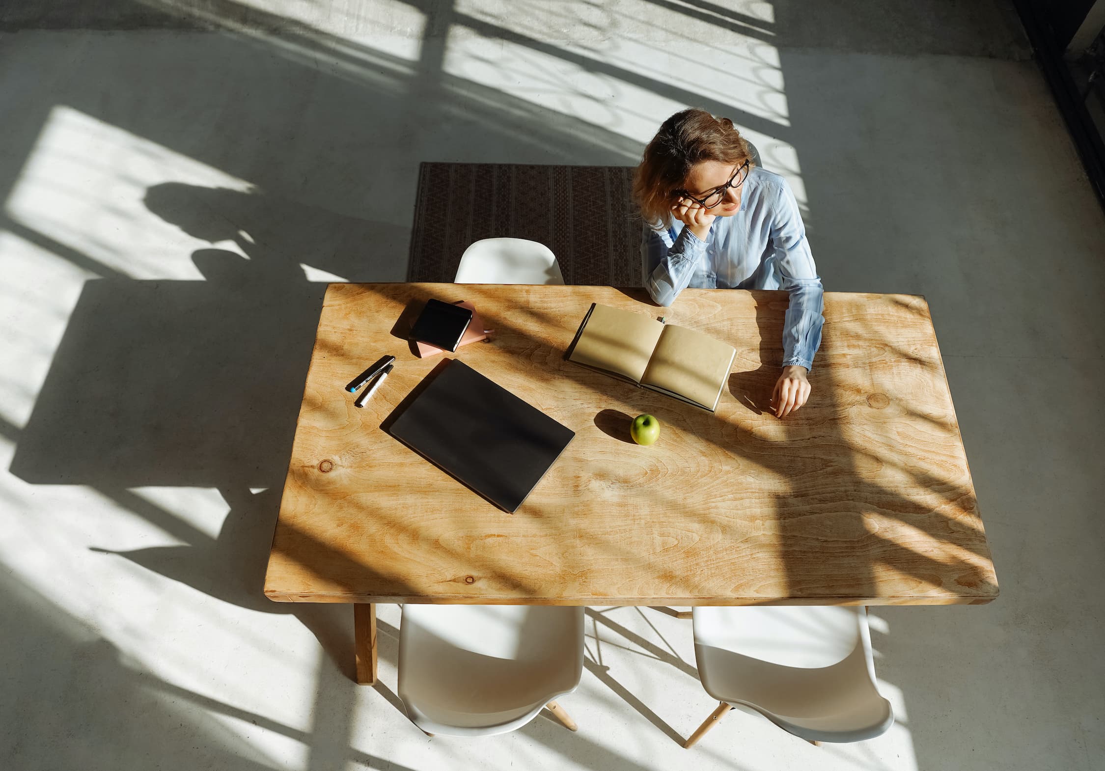 Student waiting for an online lesson